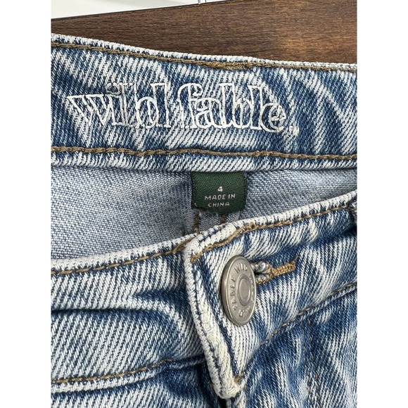 Wild Fable Distressed Jeans Women's Size 4 Light Wash Raw Hem - Picture 3 of 6